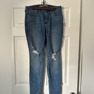 Universal Thread Distressed Skinny Jean